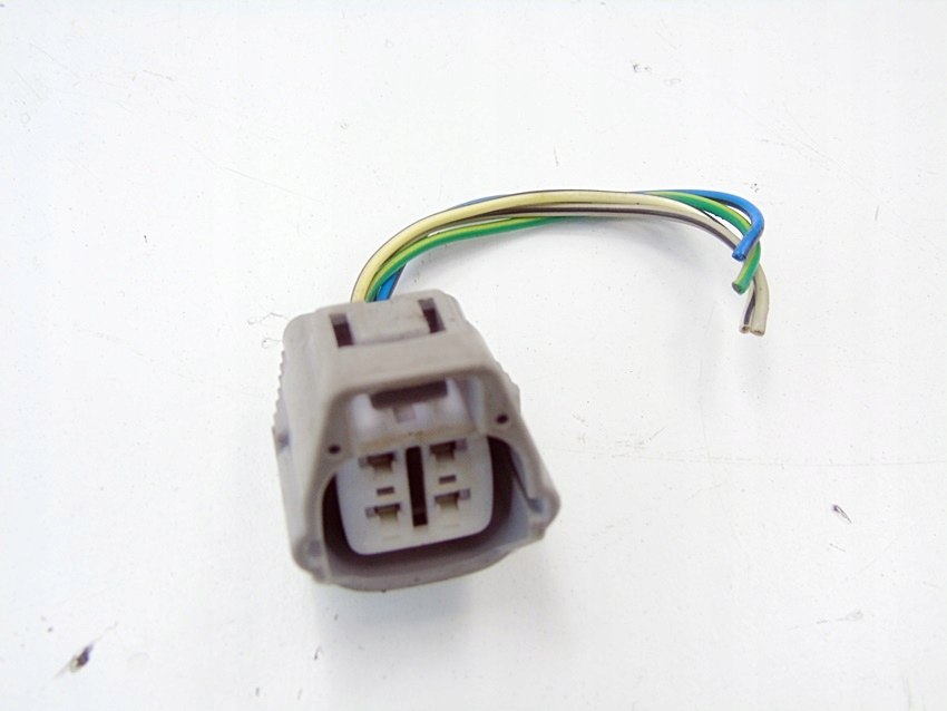 фото №1, Штекер колодка toyota avensis t25 corolla yaris verso rav 4 celica