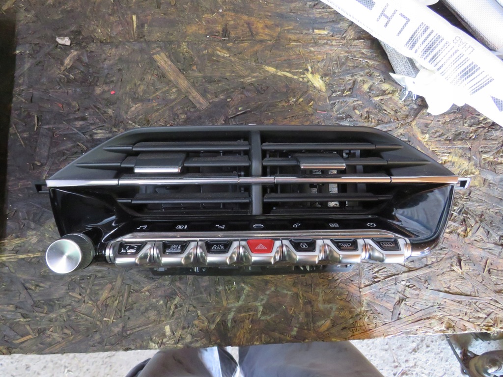 фото №1, Панель обдув peugeot 208 ii