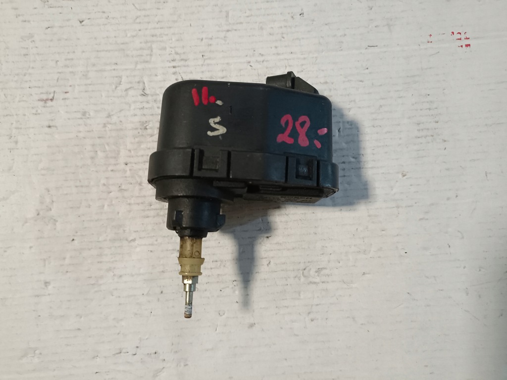 фото №9, Opel vectra a моторчик регулювання лампи 132008309