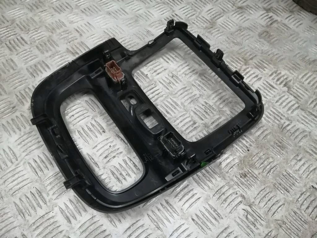 фото №2, Аварійна рамка радіо 682604477r dacia duster i 682604477r