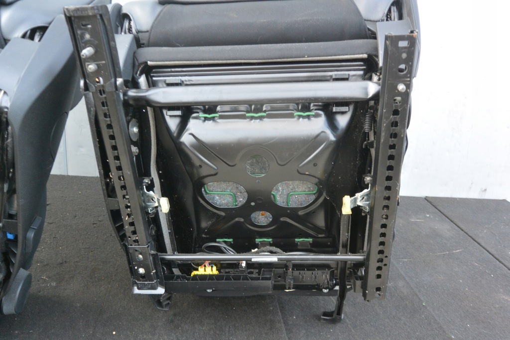 фото №7, Mercedes w204 sedan сиденья заднее сиденье kpl полукожа