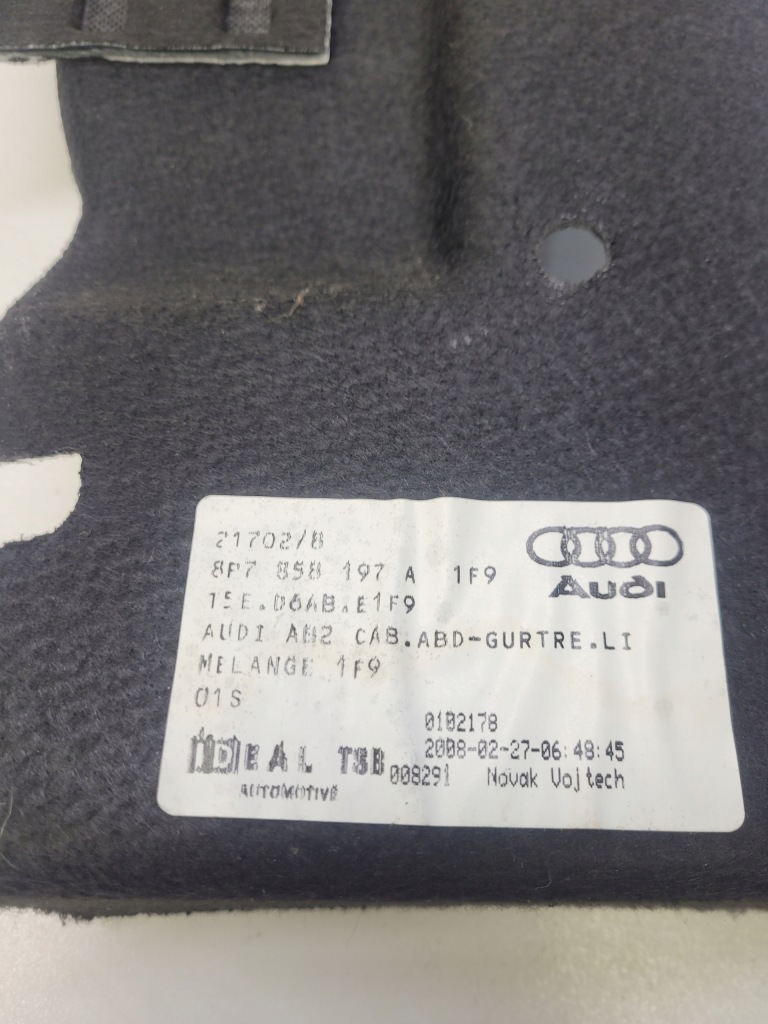 Оббивка стіни ліве t audi a3 кабріолет  8p7858197a в Україні
