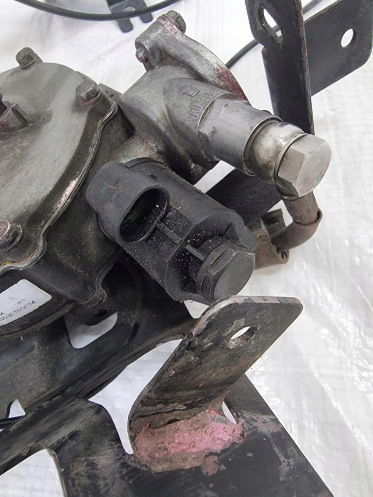 Opel adam corsa e 1,4 редуктор газа 13487339 с Разборки