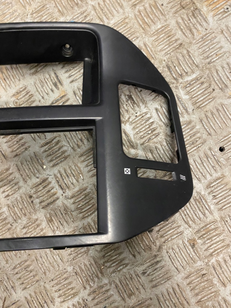 фото №3, Рамка радіо консолі mitsubishi pajero iii mr456373