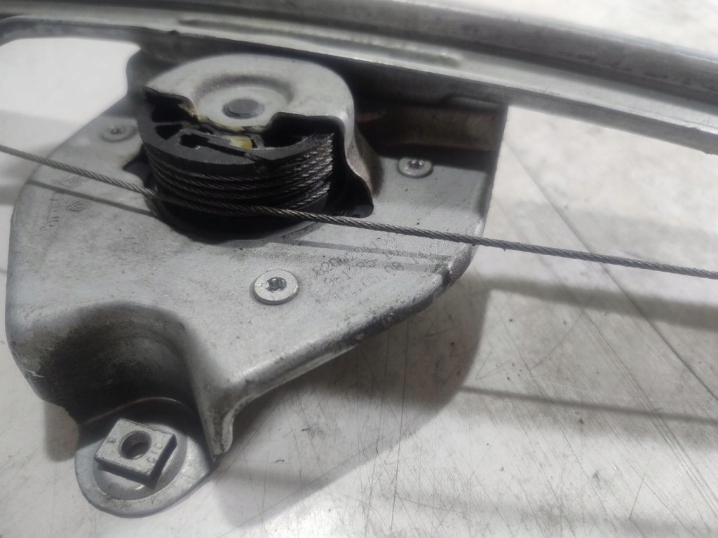 фото №3, Механизм подъемник стекло правый задняя renault clio iii 8200291153