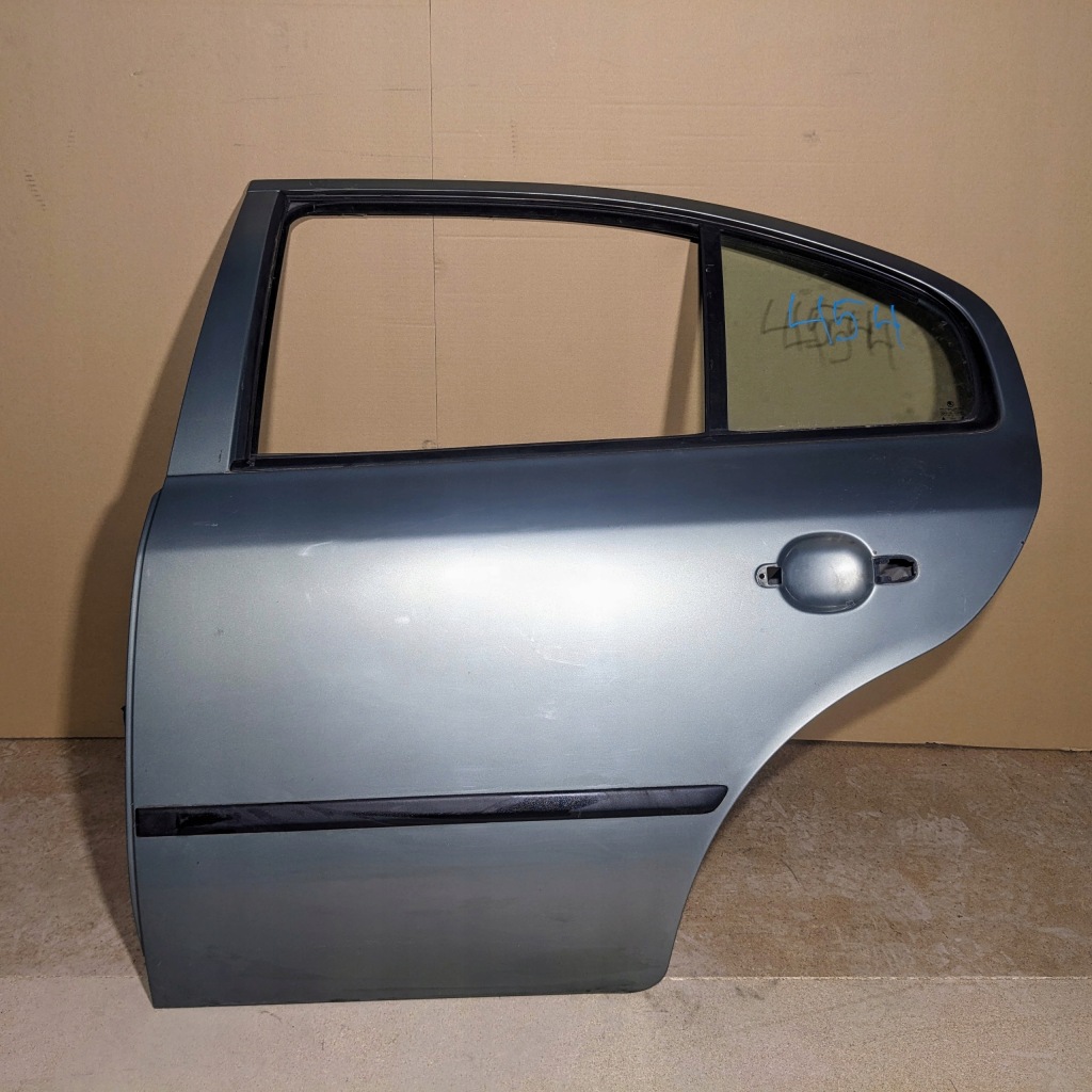 Купить Дверь левая задние skoda octavia 1 hb 1996-2004