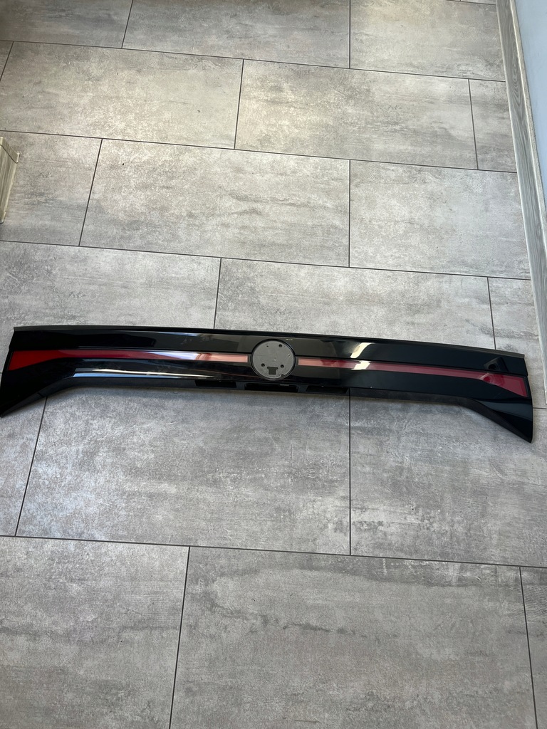 фото №1, Vw t-cross накладка крышки 2022 2gm827577j