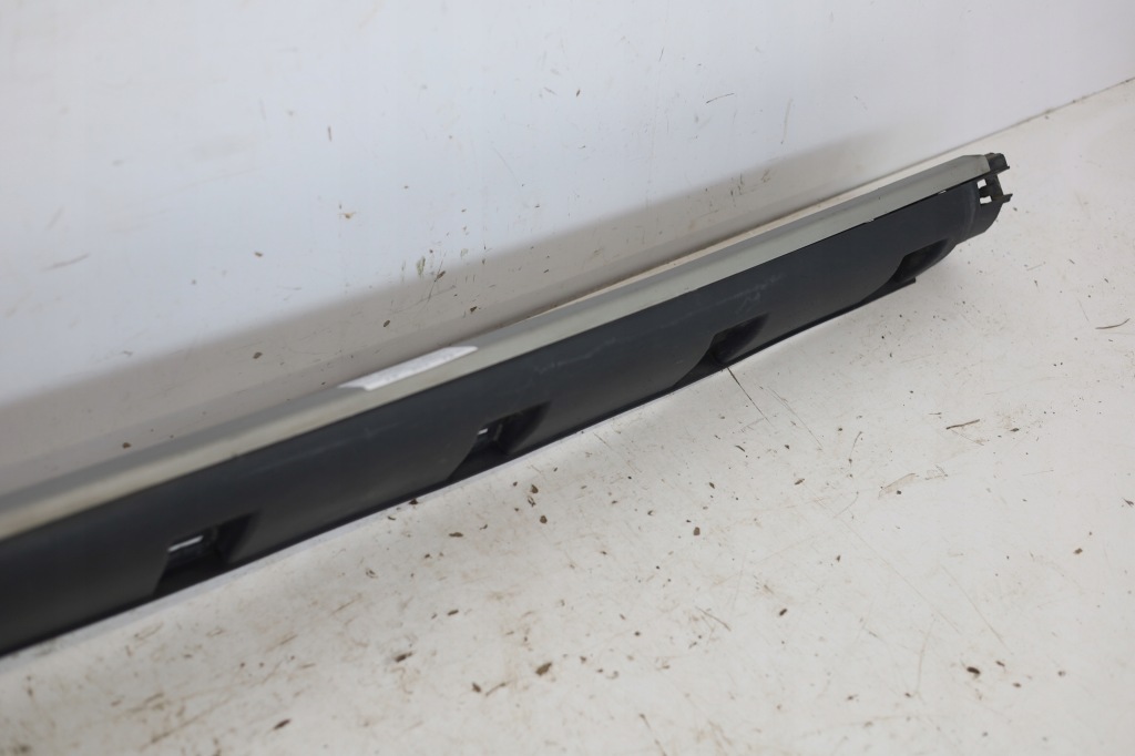 Молдинг накладка порог правая 764260812r dacia duster 1 рестайлинг  13-17 в Украине