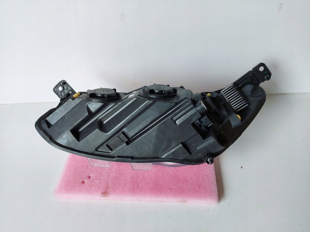 Купити Ford focus mk4 фара правий перед звичайна led