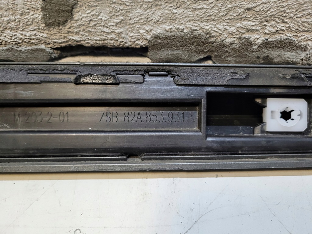 фото №9, Молдинг порог левая audi a1 s line 82a