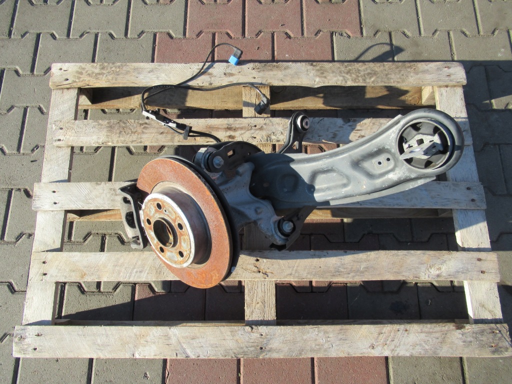 фото №1, Поворотний кулак правий задня mercedes b-klasa w246 2460106