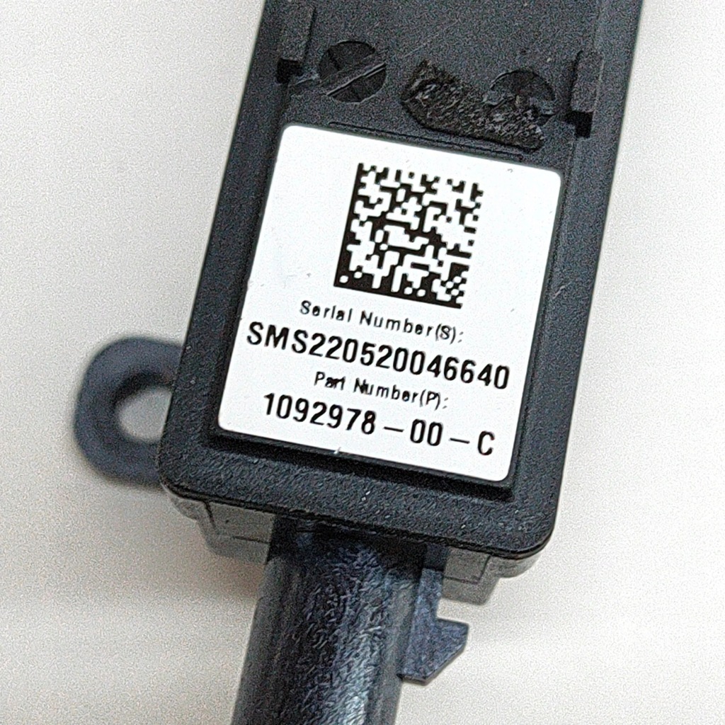 Tesla model 3 2022 ліва сторона камера на крила бічний Зі Шроту