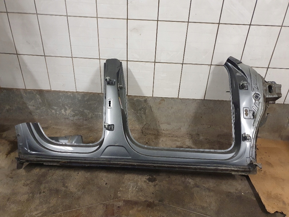 фото №1, Vw tiguan 5na ii 2016- четверть порог блок двигателя правый idealny lr7h