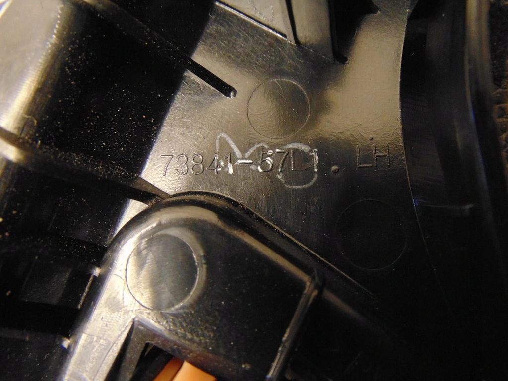 фото №8, Решітка обдув консолі ліва suzuki kizashi europa