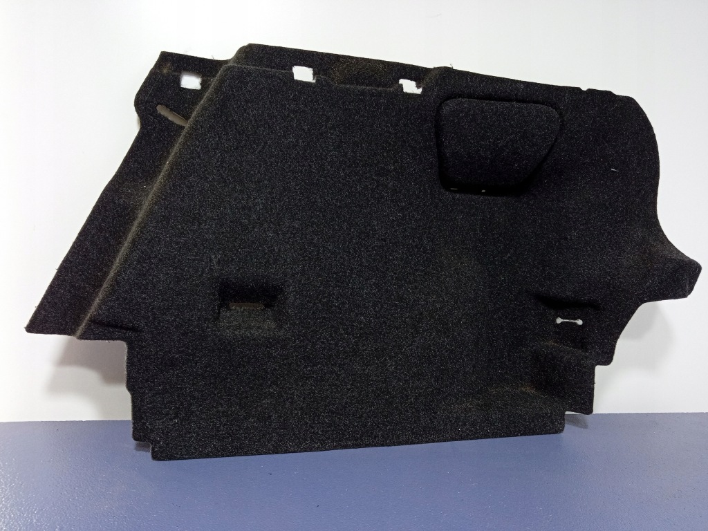 фото №1, Volvo v40 ii обивка багажника правая 31377928