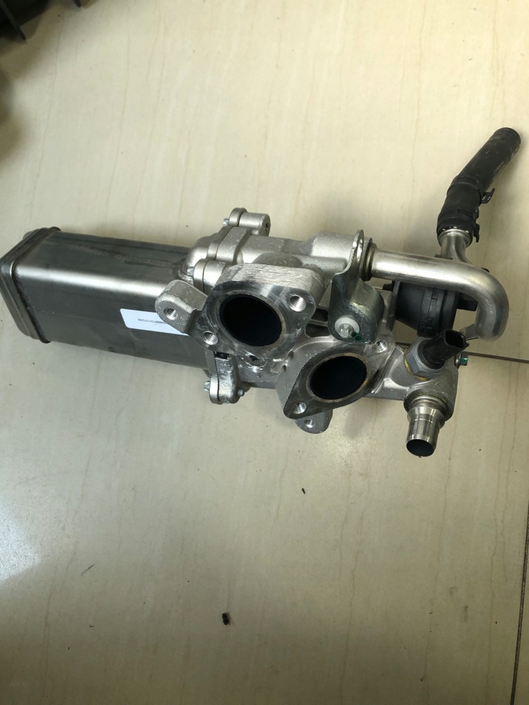 Радіатор egr радіатор вихлопних газів renault master iv master 3 147355889r Доставка