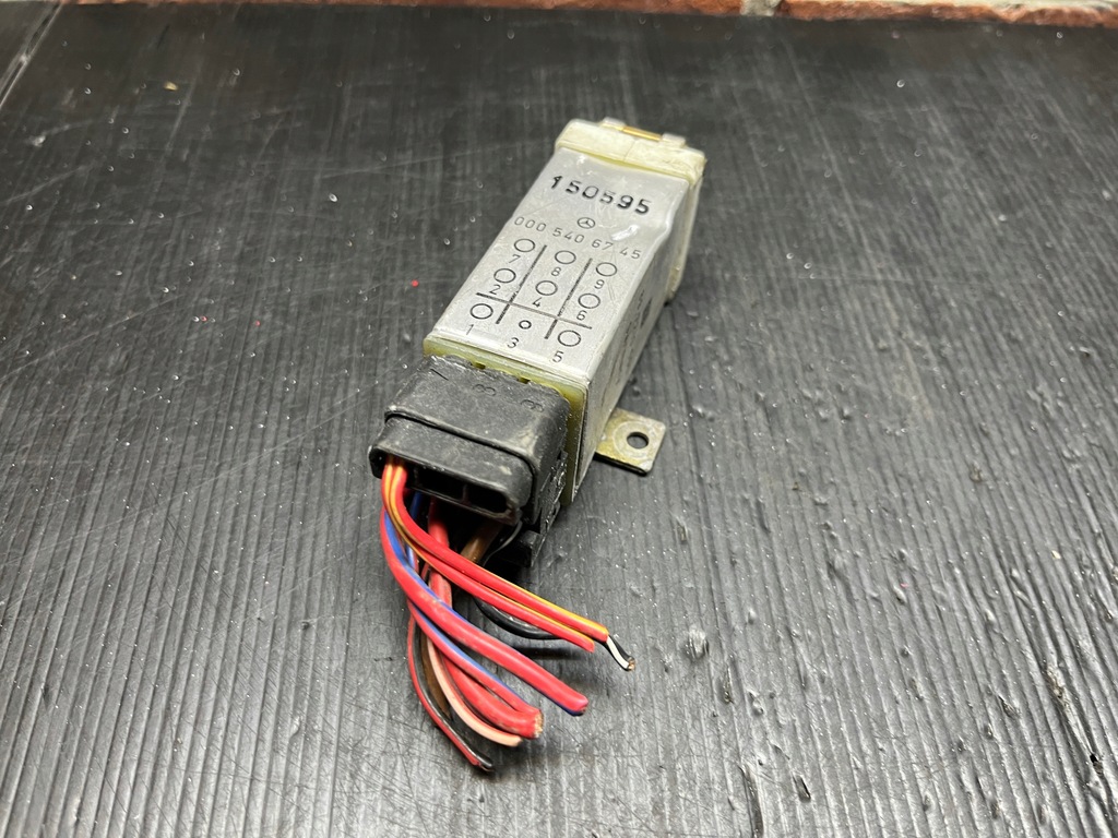 фото №1, Mercedes w202 реле защита от перенапряжения 0005406745