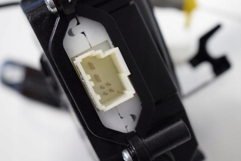 фото №3, Bmw seria 3 f31 330d 2015 rhd привод замка задний крышки