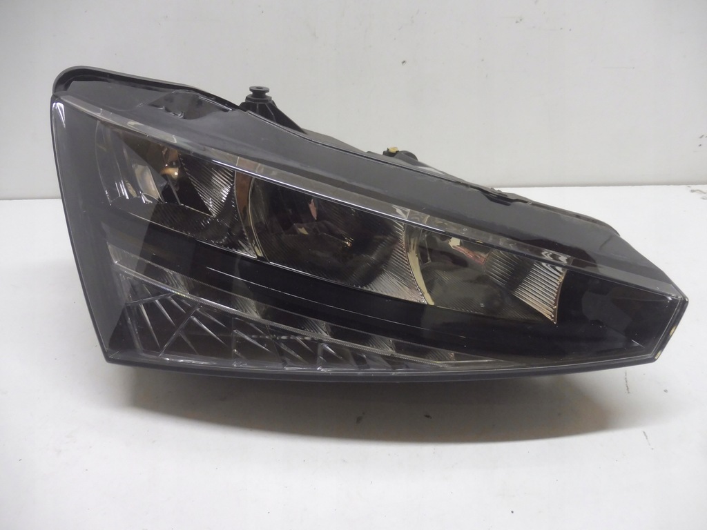 фото №1, Лампа права перед skoda scala h7 led 10 pin 19-