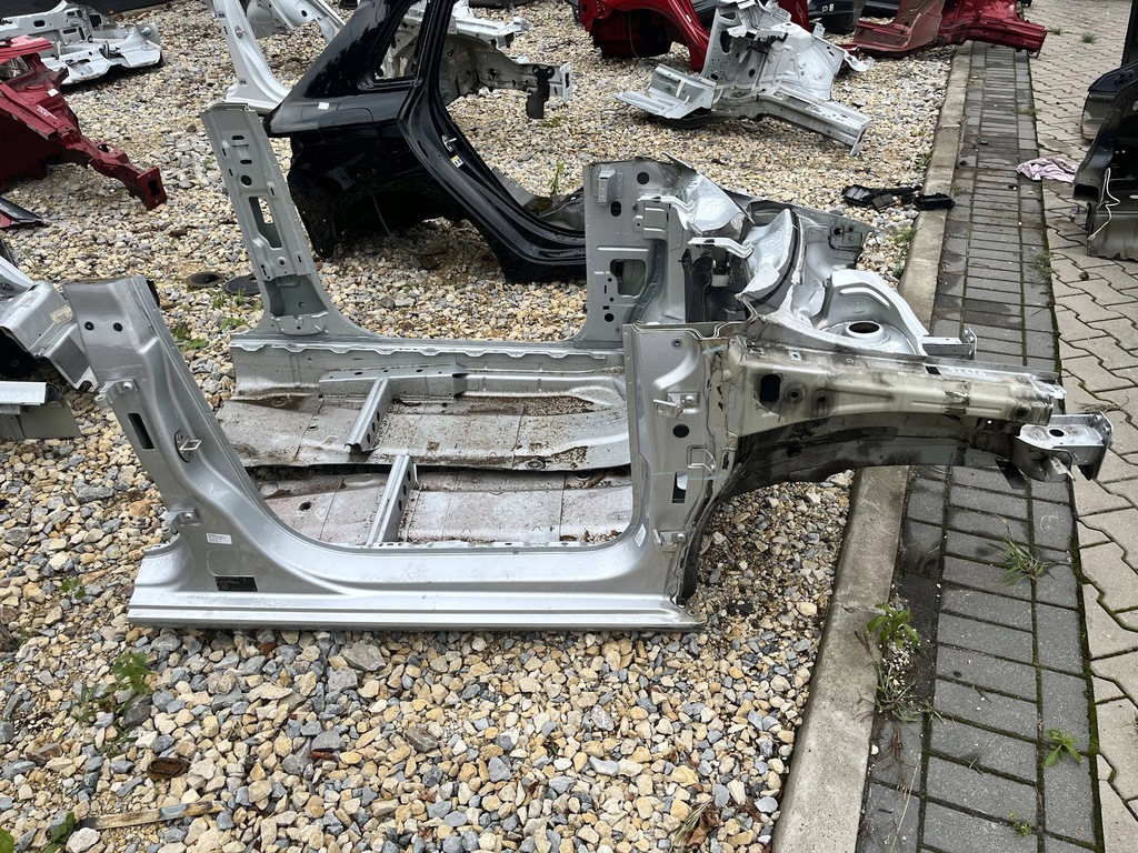 фото №1, Чверть лонжерон перед права skoda fabia iii 14- la7w