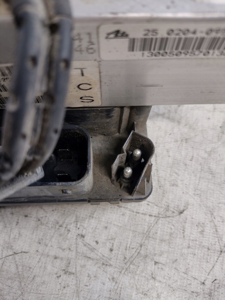 фото №11, Насос abs chrysler voyager iv 2,8 crd 110 kw 150 km p04721428af