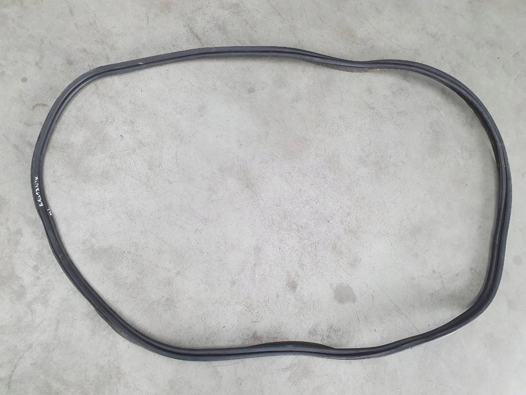 фото №1, Прокладка крышки багажника задняя mercedes ml w166