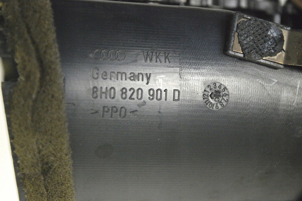 фото №5, Audi a4 s4 b7 8e 8h 2006 форсунки / решётки обдув панели приборной панели