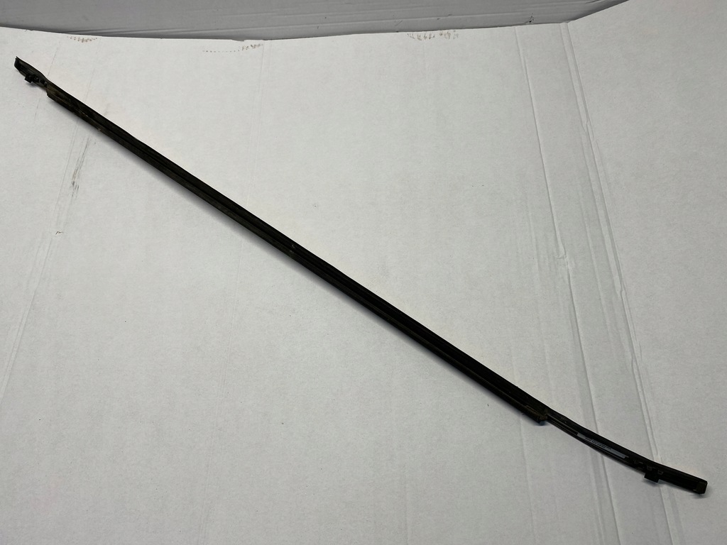 фото №7, Молдинг уплотнитель перед левая 808212095r renault kadjar