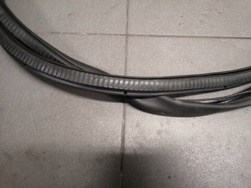 фото №12, Прокладка дверь левый задняя audi a8 d3 4e0833721e