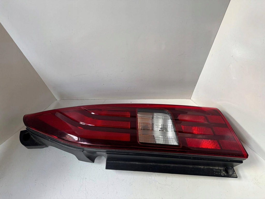 фото №1, Peugeot rifter berlingo iv лампа правая задняя задняя 9820555280