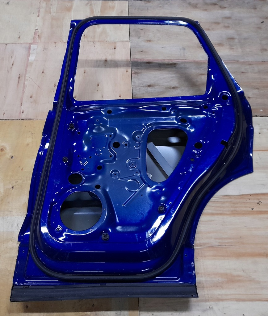 Купить Vw touareg r-line 760 дверь правый задняя