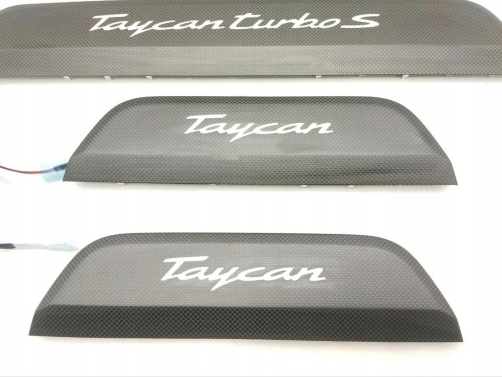 фото №2, Porsche taycan 9j1 2021 пороги