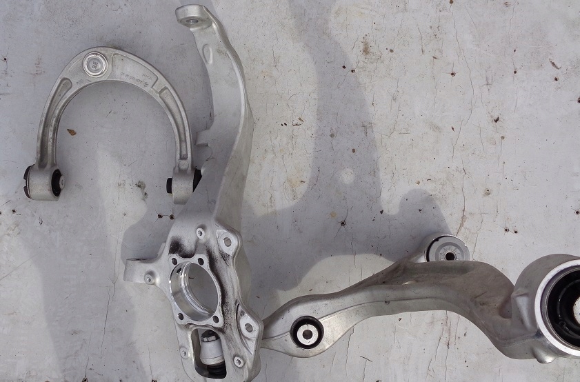 Купити Поворотний кулак передня ліва mercedes w167 gle gls amg ,.