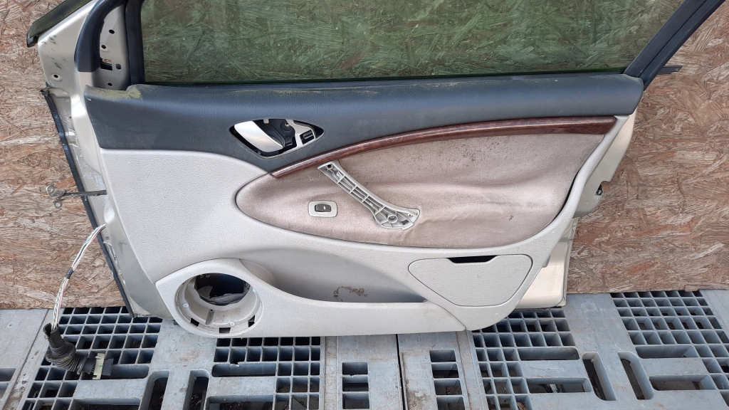 Двері перед передні праве citroen c5 04r в Україні