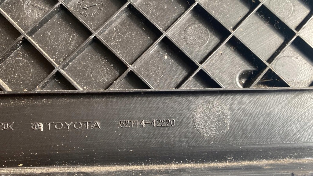 фото №8, Toyota bz4x 22- подкладка рамка номерного знака регистрационный задняя 52114-42220