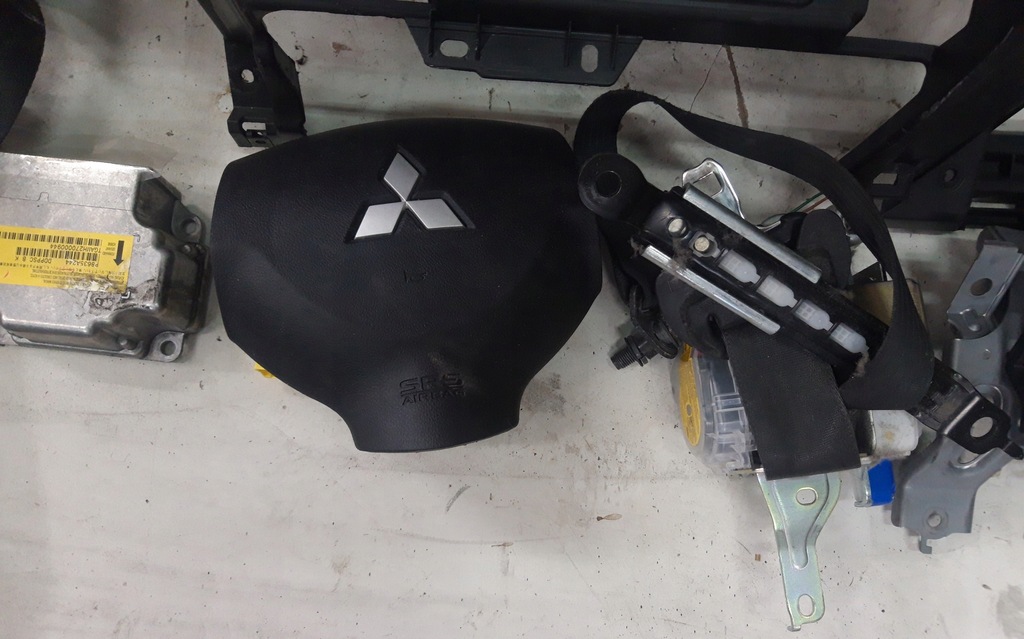 фото №6, Mitsubishi lancer x приборная панель приборная консоль подушка безопасности ремни