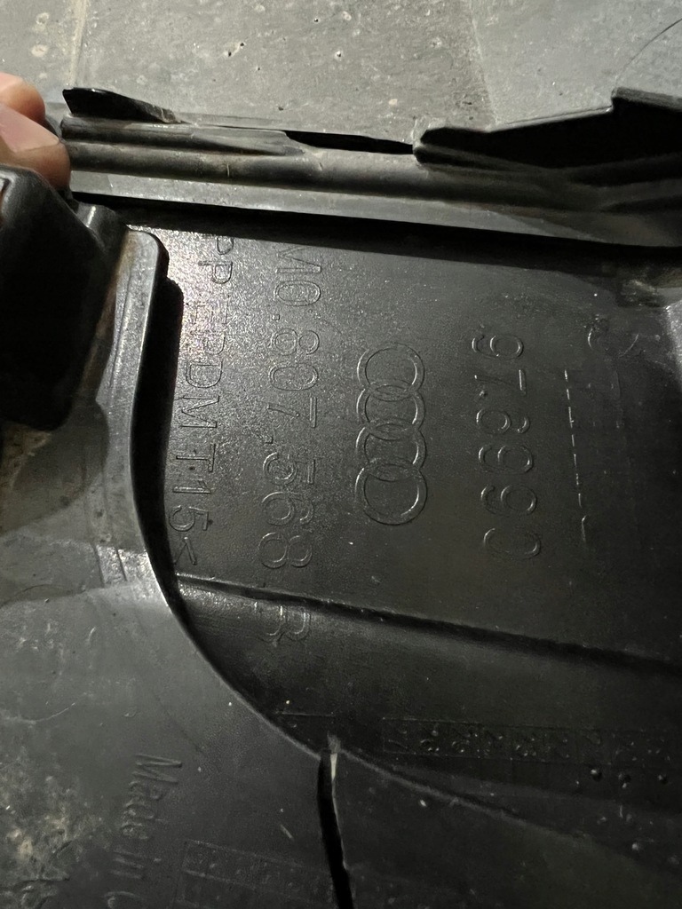 фото №11, Накладка бампера диффузор audi q7 sq7 s-line 4m0