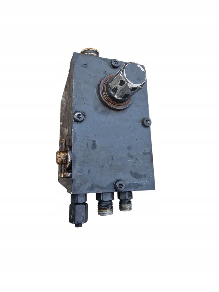 Купити Помпа відкидання підйому кабіни scania r 2204435