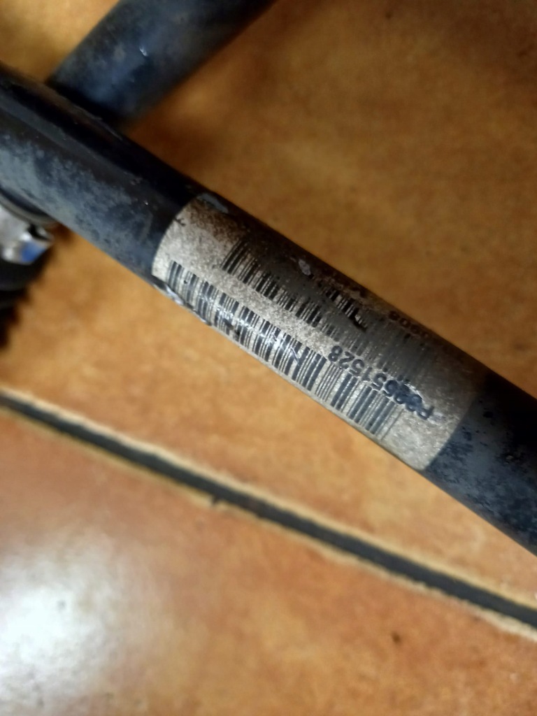 Volvo xc90 2.4 2.9 приводной вал правая  левая задний p30651528 Оригинал