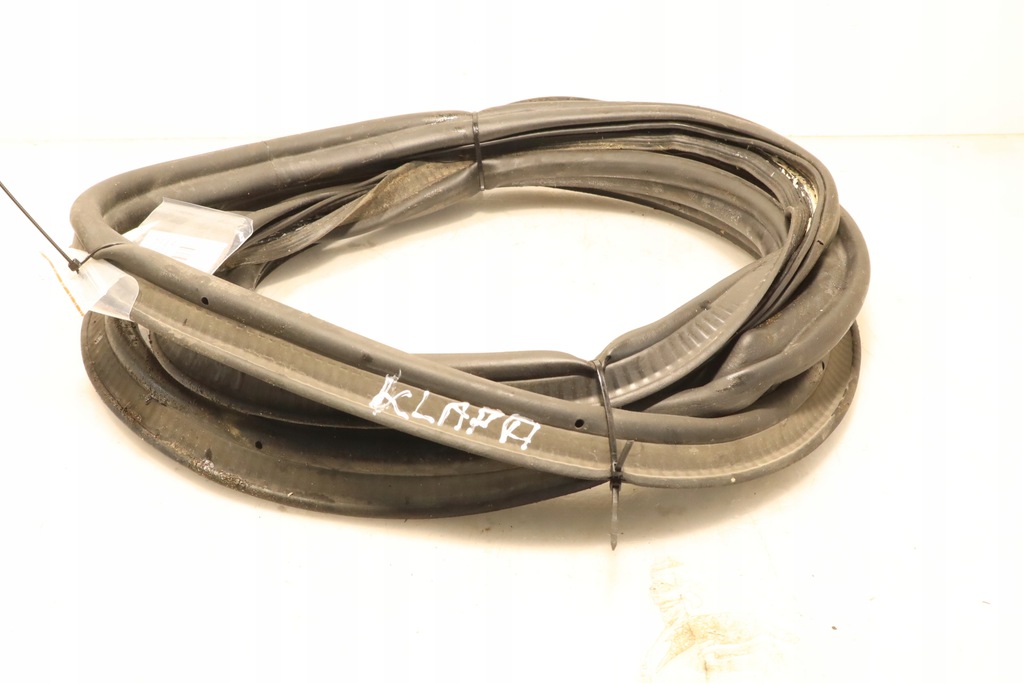 фото №1, Прокладка крышки багажника seat ateca