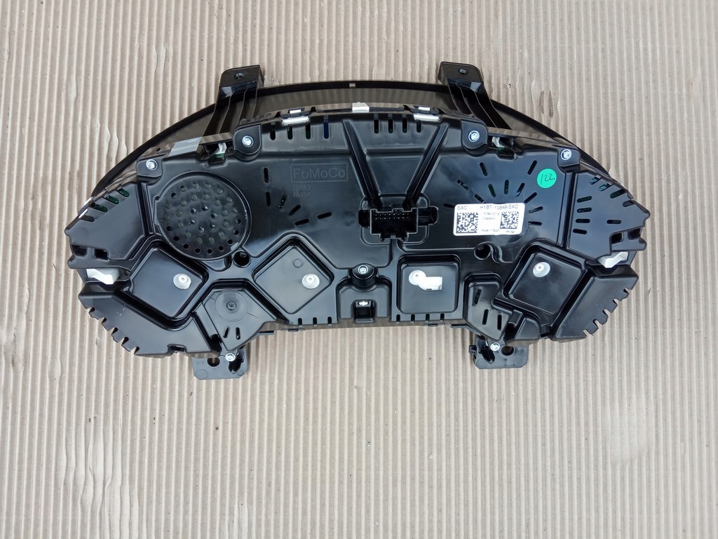 фото №5, Ford fiesta mk8 1.0 ecoboost 17-19- счетчик приборы