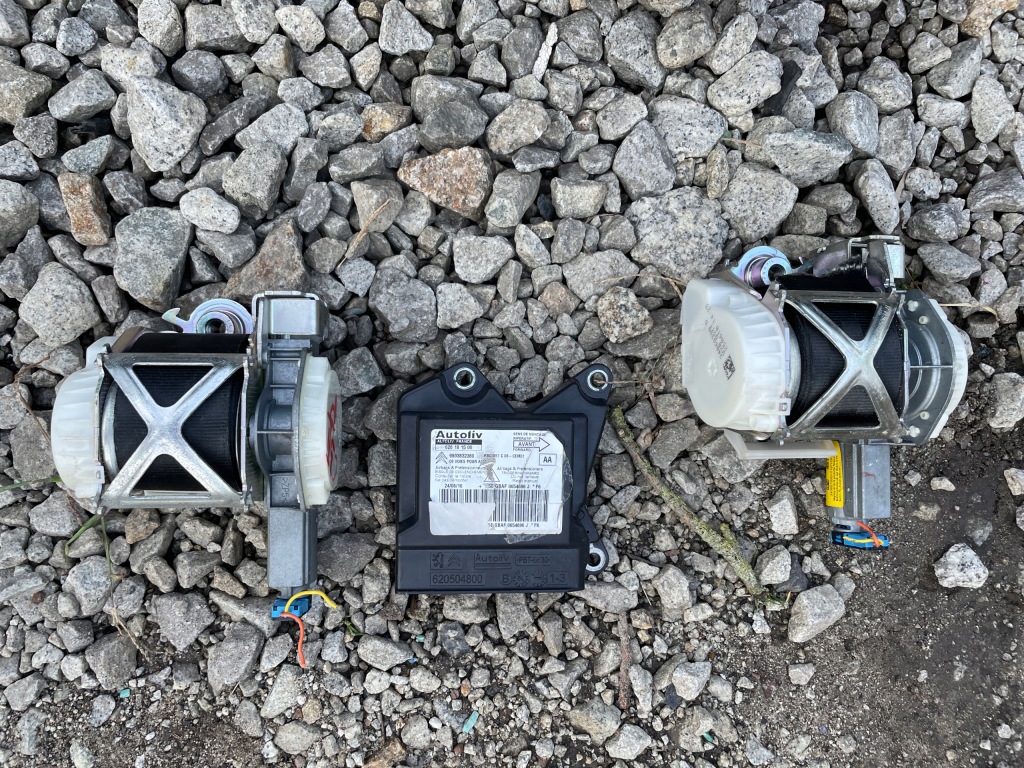 Приборная панель панель  подушка безопасности citroen c3 2 рестайлинг  10-16r ori oem Цена