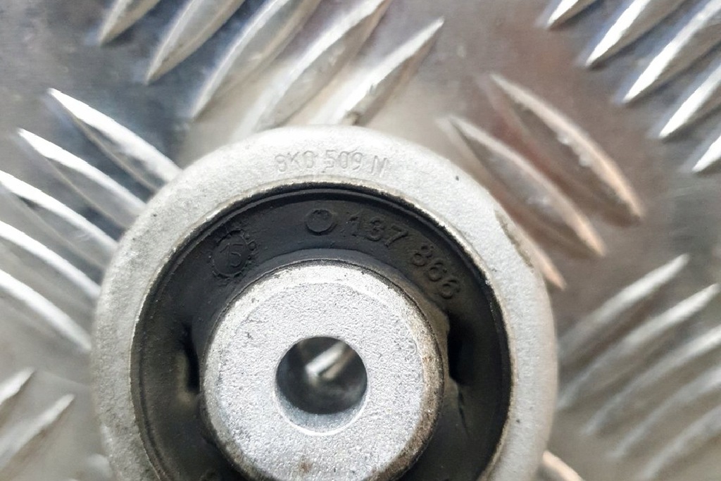 фото №6, Audi q5 8r sq5 передний правый верхний рычаг 8k0509n 8k0407515 3.0i 260kw 2016