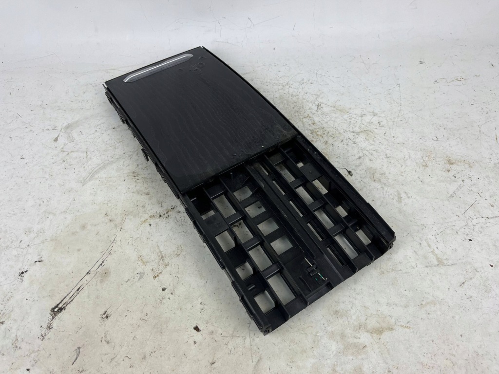 Element консолі центральної tesla model x 105805300c Зі Шроту