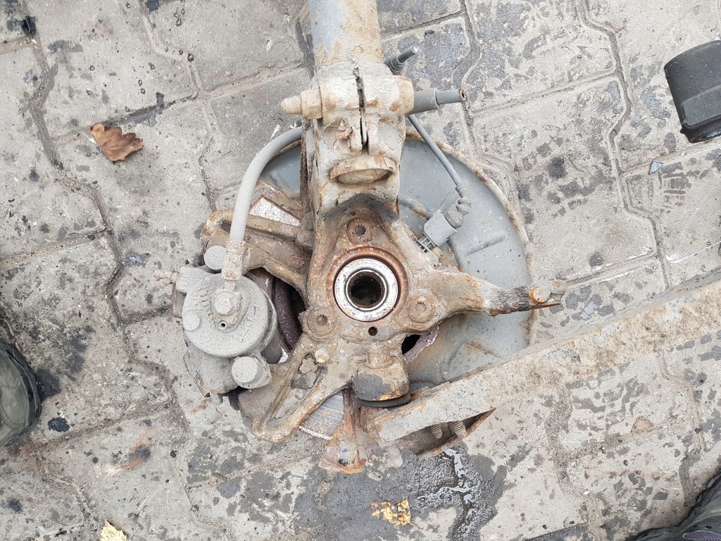 Audi a3 8p рестайлинг  1.9 tdi амортизатор поворотный кулак правый  перед в Украине