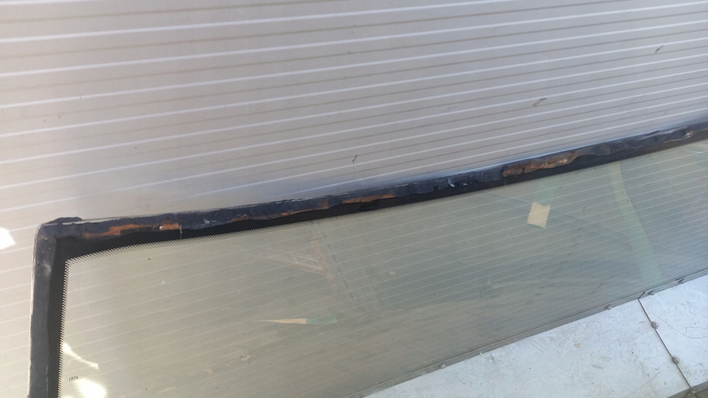 Скло передня mercedes e-klasa w124t 92r Ціна