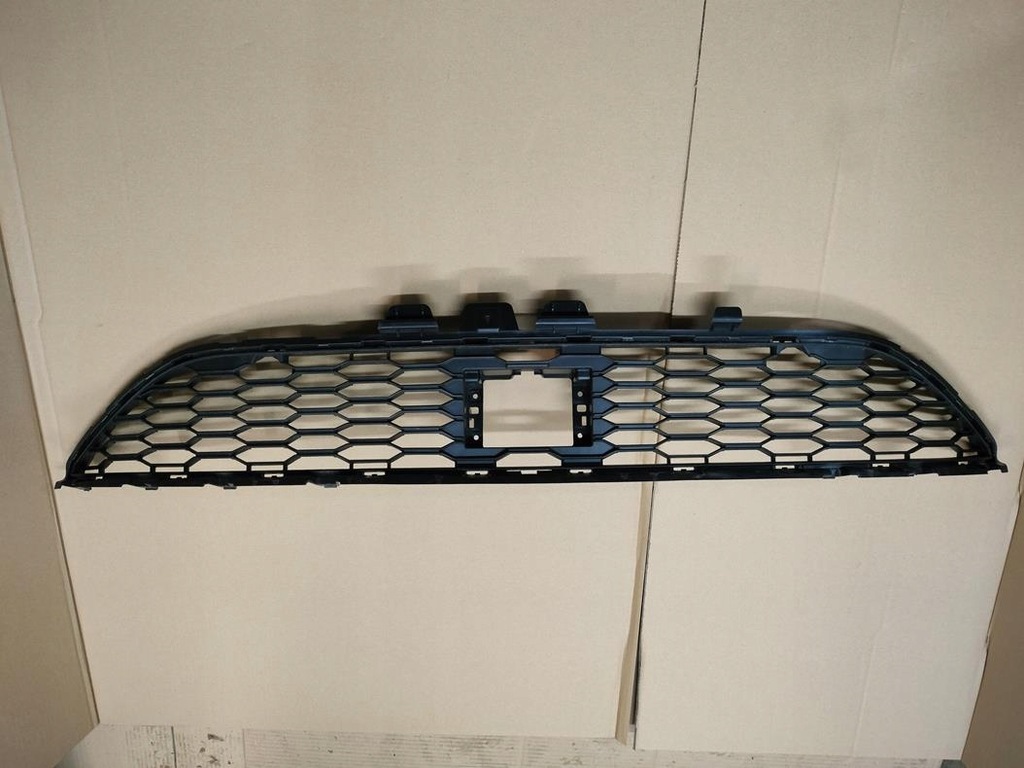 фото №1, Решётка бампера средняя перед dacia sandero iii pod радар оригинал идеальное состояние