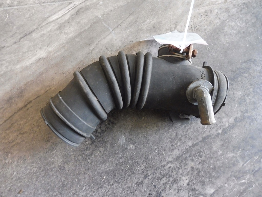 фото №1, Труба фильтра воздуха toyota avensis t22