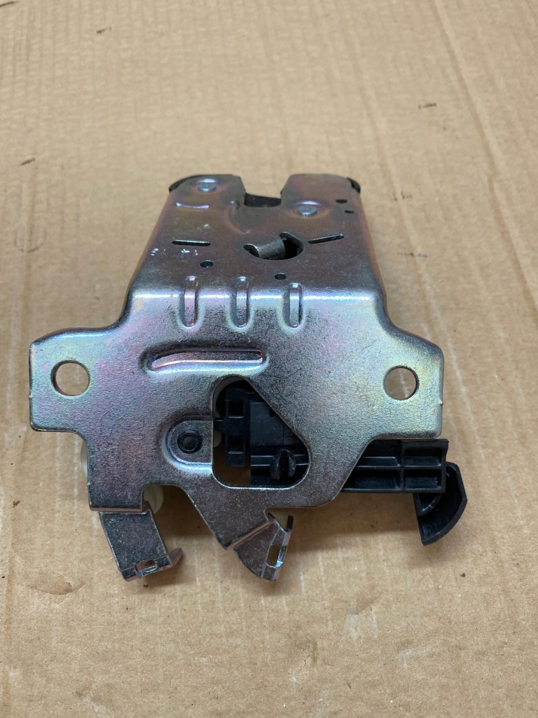 фото №4, Skoda kodiaq scala rapid superb замок крышки багажника