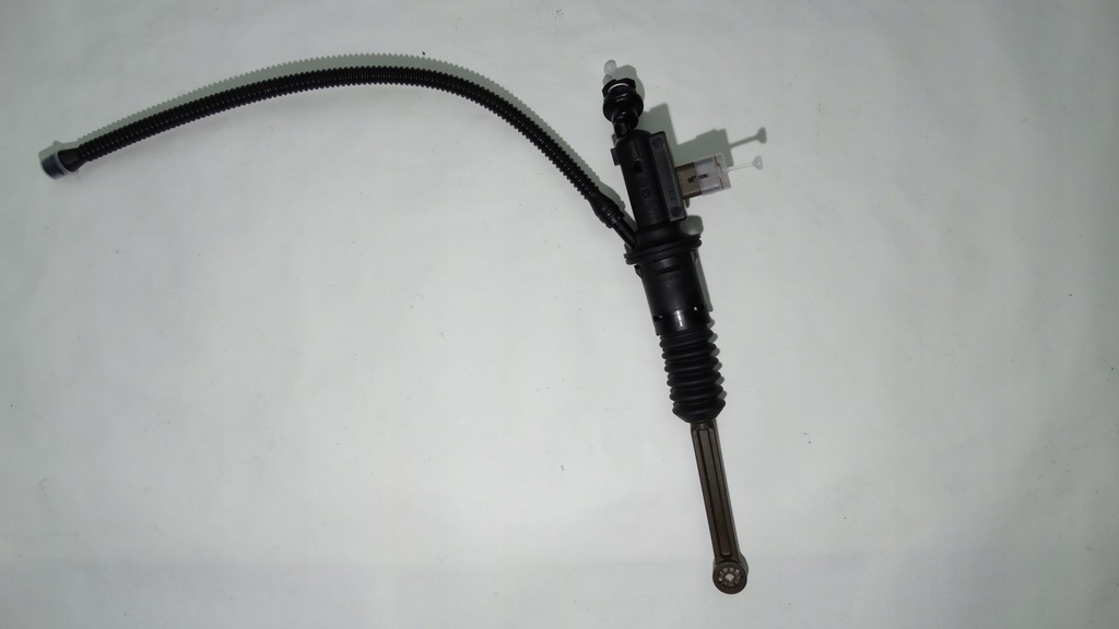 фото №1, Peugeot 3008 5008 citroen ds5 помпа зчеплення 9827773680